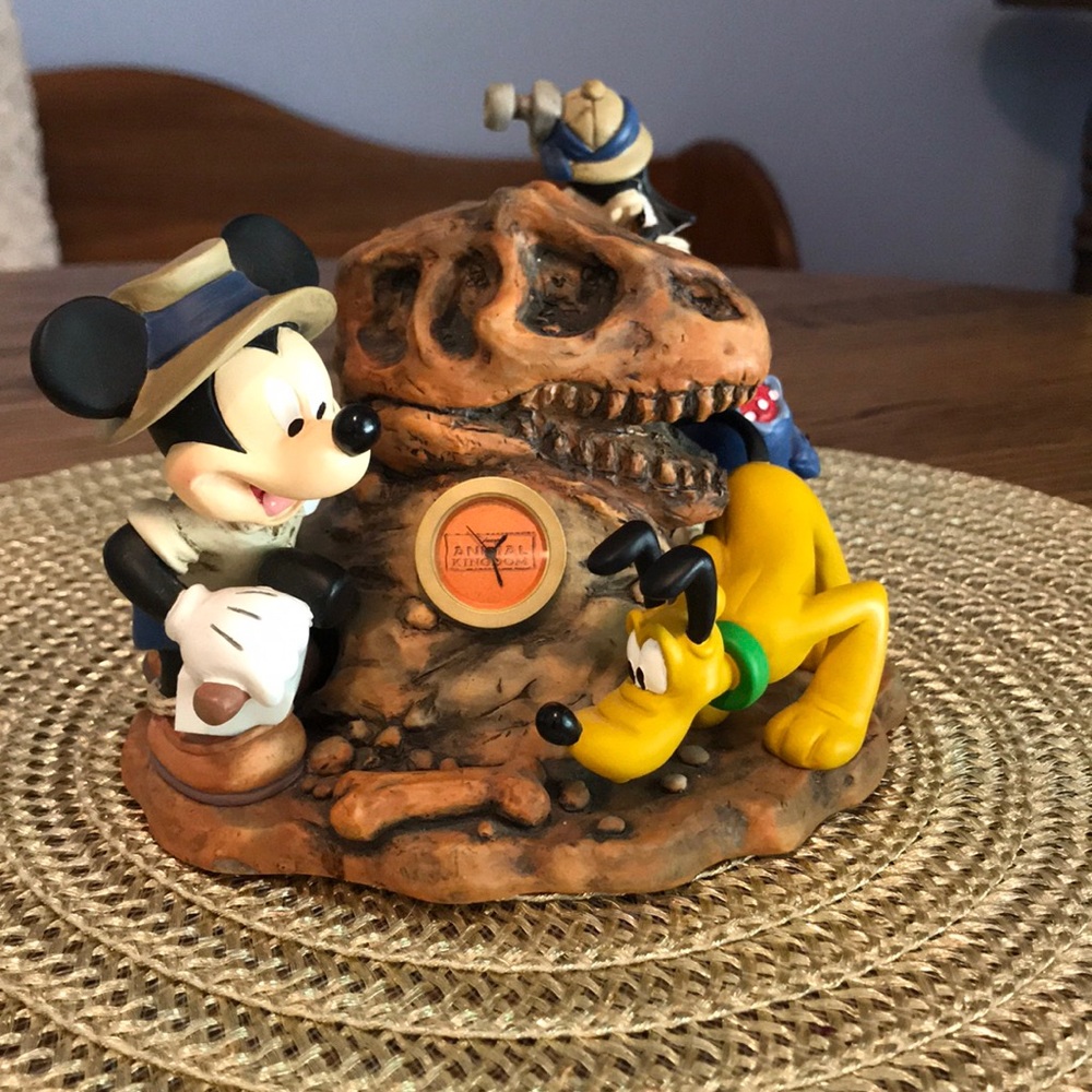 Walt Disney table clock